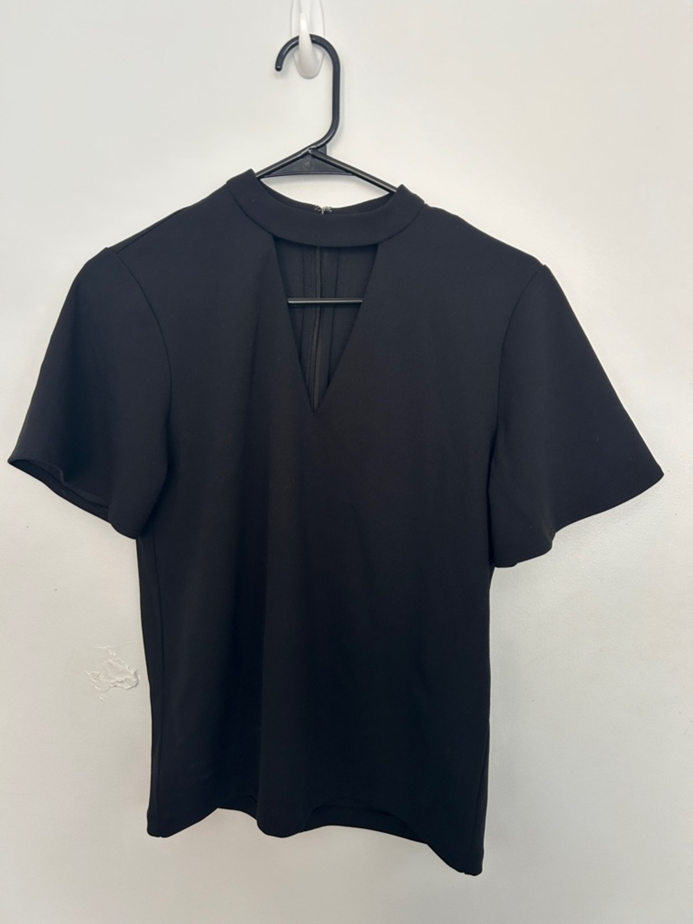 Ann Taylor Black Women's Key Hole Cut Out Zip-Back Top